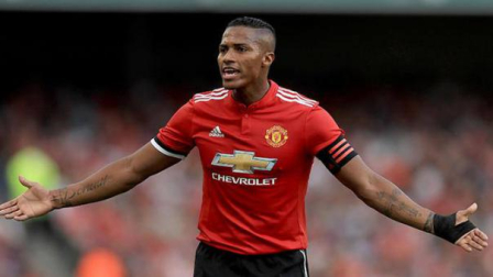 Antonio Valencia con la camiseta del Manchester United