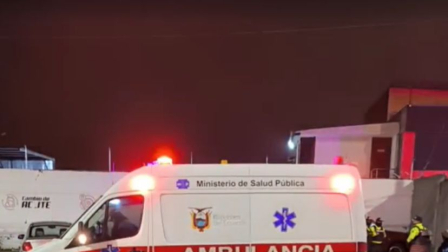 Tras masacre, se realizó el levantamiento de los cuerpos.