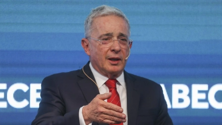 Aranceles al máximo y comercio en riesgo advierte Álvaro Uribe