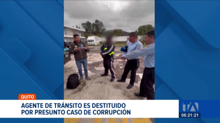 El agente fue separado de la institución tras ser acusado de solicitar USD 300 a un conductor de transporte público para no multarlo. Un reportaje de Juan Miguel Rodríguez