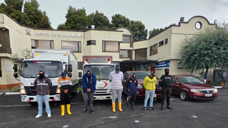 Cinco hombres fueron detenidos por simular hacer operativos en el sur de Quito.