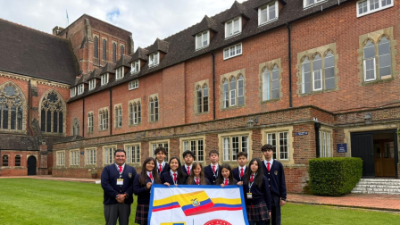 Estudiantes ecuatorianos conquistan Londres con un triunfo académico mundial