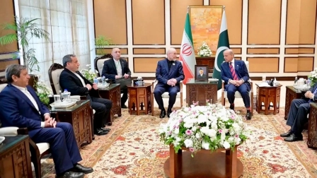 Líderes de Pakistán e Irán en una reunión antes del inicio de las conversaciones de paz con Estados Unidos