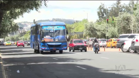 El gremio pide al Municipio ajustar la matriz tarifaria; aunque el Cabildo está abierto al diálogo, advierten que reformas legales les impedirían entregar subsidios directos a los buses.