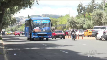 El gremio de buses urbanos solicita al Municipio de Quito una nueva matriz tarifaria para compensar el retiro del subsidio estatal. Un reportaje de Nathalie Jiménez