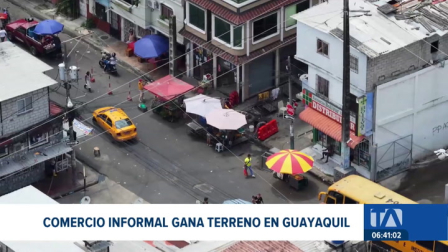El desorden se apodera de las calles de Guayaquil, mientras los negocios formales lidian con impuestos y reglas, la informalidad crece sin freno. Un reportaje de Paula Kuhn