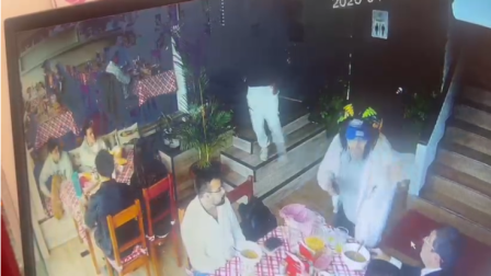 Hombres armados ingresaron a un restaurante en Quito