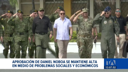 Según la última encuesta de Comunicaliza, la gestión presidencial enfrenta un fuerte desgaste y una crisis de comunicación, pese a mantener el respaldo de casi la mitad de la población.