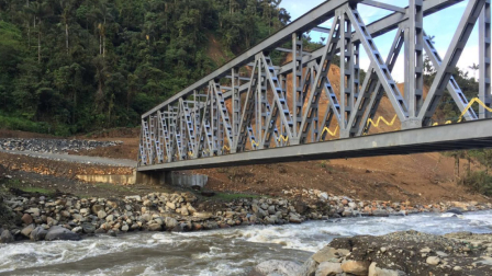 Puente sobre el río Upano en Macas
