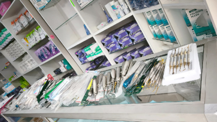 Arcsa halló más de mil dispositivos odontológicos irregulares en Cuenca.