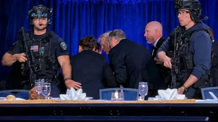 El presidente Trump fue evacuado tras escucharse disparos durante una cena él encabezaba.