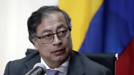 Opción de TitularLongitudJustificación SEO y PeriodísticaPaloma Valencia acusa a Petro de reunirse con alias 'Fito' en Manta68 caracteresRecomendada. Ordena a los tres protagonistas de forma lógica y directa. Tiene altísimo potencial para captar búsquedas tanto en Ecuador como en Colombia.Petro y alias Fito: Valencia exige respuestas por viaje a Manta63 caracteresExcelente para CTR. Usa los dos nombres más buscados ("Petro y alias Fito") al inicio como gancho, y explica la controversia a continuación.¿Petro con Los Choneros? Paloma Valencia cuestiona viaje a Manta