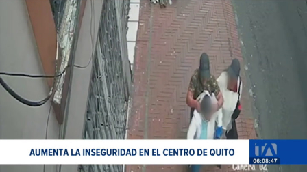 Cámaras de videovigilancia captaron varios robos en el centro de Quito. Vecinos denuncian que la falta de patrullaje preventivo. Un reportaje de Gustavo Jaramillo