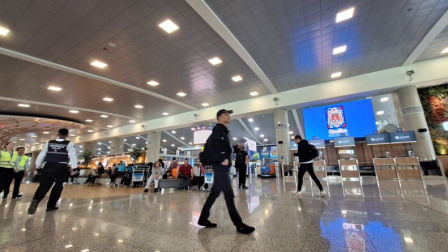 Las personas con vuelos programados sí podrán acudir al Aeropuerto de Quito durante el toque de queda