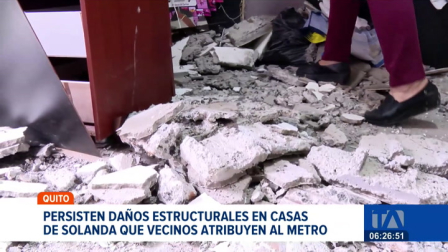 Moradores de Solanda aseguran que las grietas y hundimientos en sus casas coinciden con la construcción del metro. Los vecinos exigen soluciones definitivas. Un reportaje de Gustavo Jaramillo