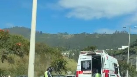Siniestro km 3 Ruta Viva sentido Quito-Aeropuerto