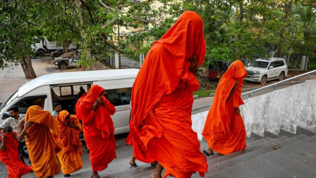 22 monjes budistas fueron detenidos en el aeropuerto internacional de Colombo