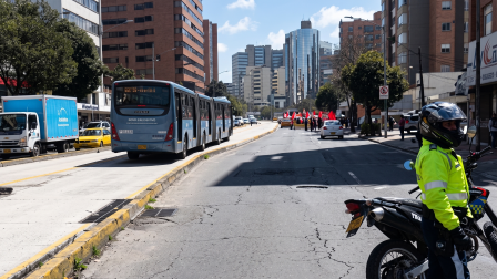 Manifestación en la av. 6 de Diciembre en Quito