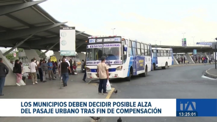 Tras confirmarse el fin de las compensaciones para el transporte urbano, la responsabilidad del ajuste tarifario recae ahora en los municipios. Un reportaje de Carlos Sacoto
