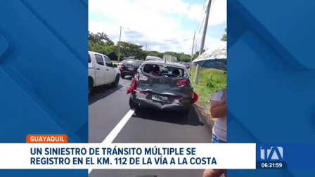 Un fuerte accidente de tránsito que involucró a varios vehículos generó largas filas y malestar entre los viajeros que regresaban a Guayaquil tras el feriado. Un reportaje de Jazmín Solís