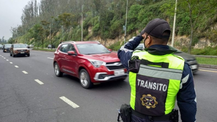En la av. Panamericana Norte, en Quito, se ejecutarán cierres viales para realizar obras.