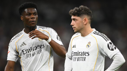 Aurélien Tchouameni y Federico Valverde, durante el partido de liga contra el Girona, el 10 de abril en Madrid.
