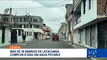 La falta de agua obliga a las familias de Latacunga a depender de tanqueros y a recolectar agua en baldes para sus necesidades más básicas. Un reportaje de Juan Pablo Toro