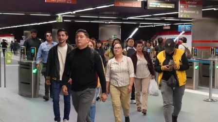 El Metro de Quito indicó que en la jornada del martes 12 de mayo se incrementó el número de usuarios habitual.
