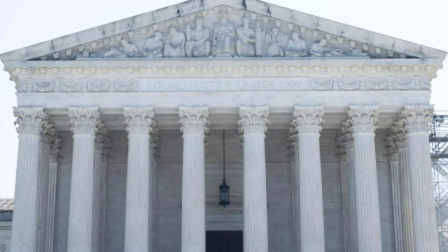 La Corte Suprema de EEUU prolonga la autorización para vender píldoras abortivas vía correo