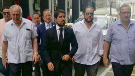 El expresidente Abdalá Bucaram y su hijo son procesados en el caso Pruebas Covid-19.
