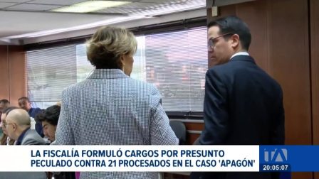 El requerimiento abarca a 20 personas más por presunto peculado; además se solicitó la difusión roja de Interpol para los directivos de Progen. Un reportaje de Fausto Yépez