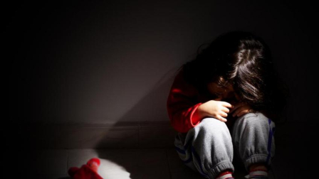 Fiscalía investiga una denuncia de abuso sexual a dos niñas en una unidad educativa en Cuenca.