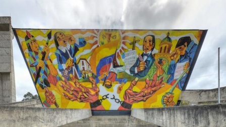 El museo Templo de la Patria esta localizado en el lugar exacto donde sucedió la Batalla de Pichincha.