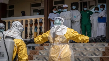 Personal sanitario lucha para contener la propagación del virus en África.