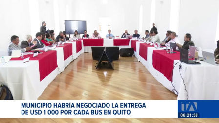 Concejales alertaron que, detrás de los acuerdos para la revisión de tarifas, el Municipio habría negociado una compensación económica directa. Un reportaje de Stephany Paz
