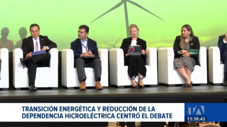 Expertos, organismos internacionales y sector privado evaluaron proyectos renovables y financiamiento internacional en Quito.