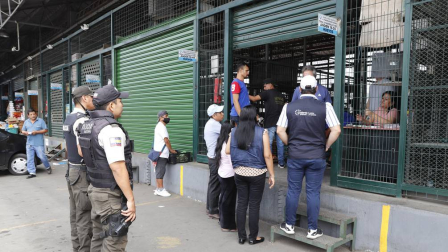 Un comerciante venezolano fue asesinado este 28 de mayo de 2026 en uno de los andenes de la Terminal de Transferencias de Víveres de Montebello, en Guayaquil.