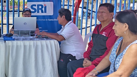 El SRI emitió una nueva resolución que establece que los contribuyentes deben declarar el IVA y pagar el impuesto el mismo día.