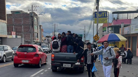 El transporte público en Ambato realizó una paralización este lunes 1 de junio de 2026 y exige un incremento de transporte.