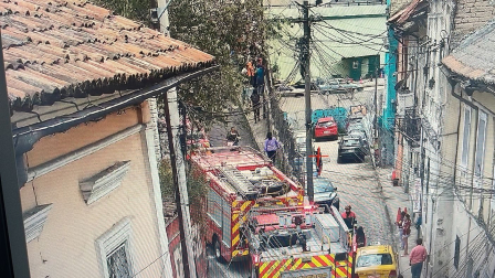 Organismos de socorro acudieron hasta el Tejar para liberar a cuatro personas que estaban atrapadas.