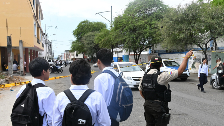 Ataque armado contra un menor de edad se registró en los exteriores de una unidad educativa de la ciudad de Manta.