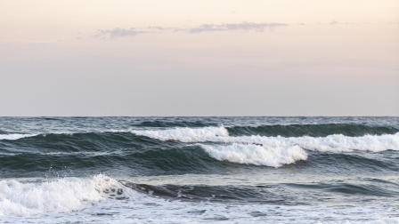 Las autoridades recomiendan extremar las precauciones en playas y zonas marítimas.