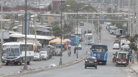 Imagen de la av. Casuarina, noroeste de Guayaquil.