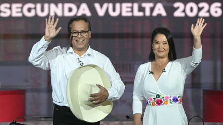 Los candidatos presidenciales Keiko Fujimori y Roberto Sanchez, durante el debate en Lima, el pasado 31 de mayo.