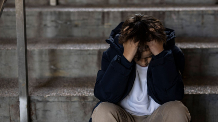 El bullying afecta la salud emocional, el rendimiento académico y el desarrollo social de niños y adolescentes.