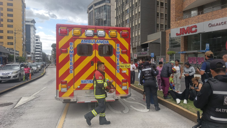 Un articulado de la Ecovía atropelló a un joven en el norte de Quito.