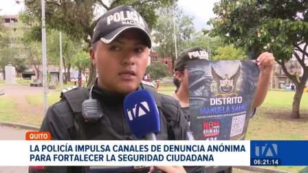 La Policía despliega brigadas informativas en las plazas y calles del centro de Quito para incentivar el uso de canales digitales de denuncias. Un reportaje de Nathalie Jiménez