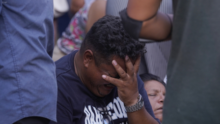 Jujan, Guayas, miercoles 03 de junio del 2026Familiares de los desaparecidos que se encuentran en los exteriores del laboratorio de criminalistica en Guayaquil confirmaron que los cuerpos encontrados esta mañana pertenecen a sus  pacientes.Fotos: César Muñoz/API
