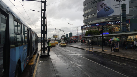 Los semáforos apagados han ocasionado caos en las calles del sur de Quito.
