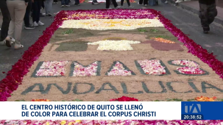 El Centro Histórico de la capital albergó a decenas de ciudadanos durante las tradicionales ceremonias religiosas. Un reportaje de Brigette Mancheno